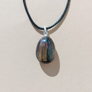 Colgante en plata de Ojo de Halcon.
