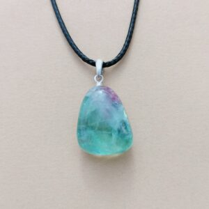 Colgante en plata de Fluorita.