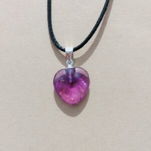 Colgante en plata de Amatista en forma de corazon.