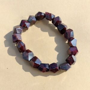 Pulsera de Granate facetado.