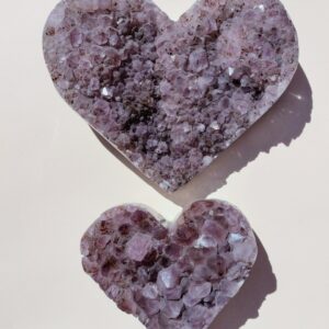 Drusa de Amatista en forma de corazon.
